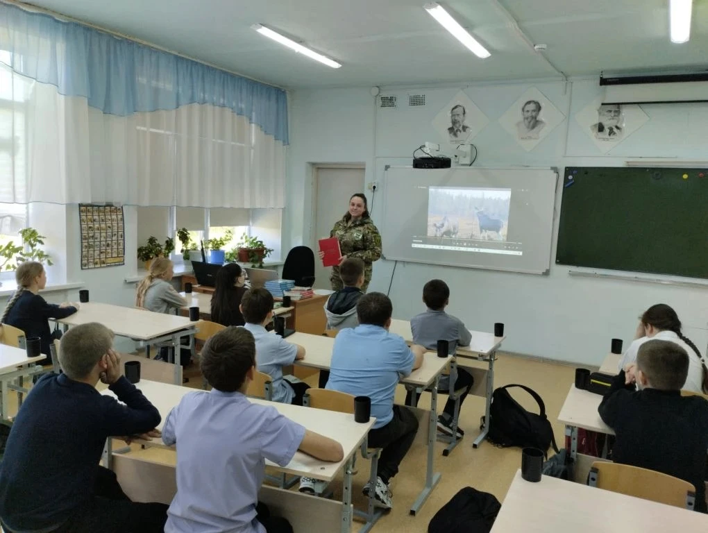📍 В Клепиковской школе состоялся экологический урок, посвящённый Красной книге Тюменск...