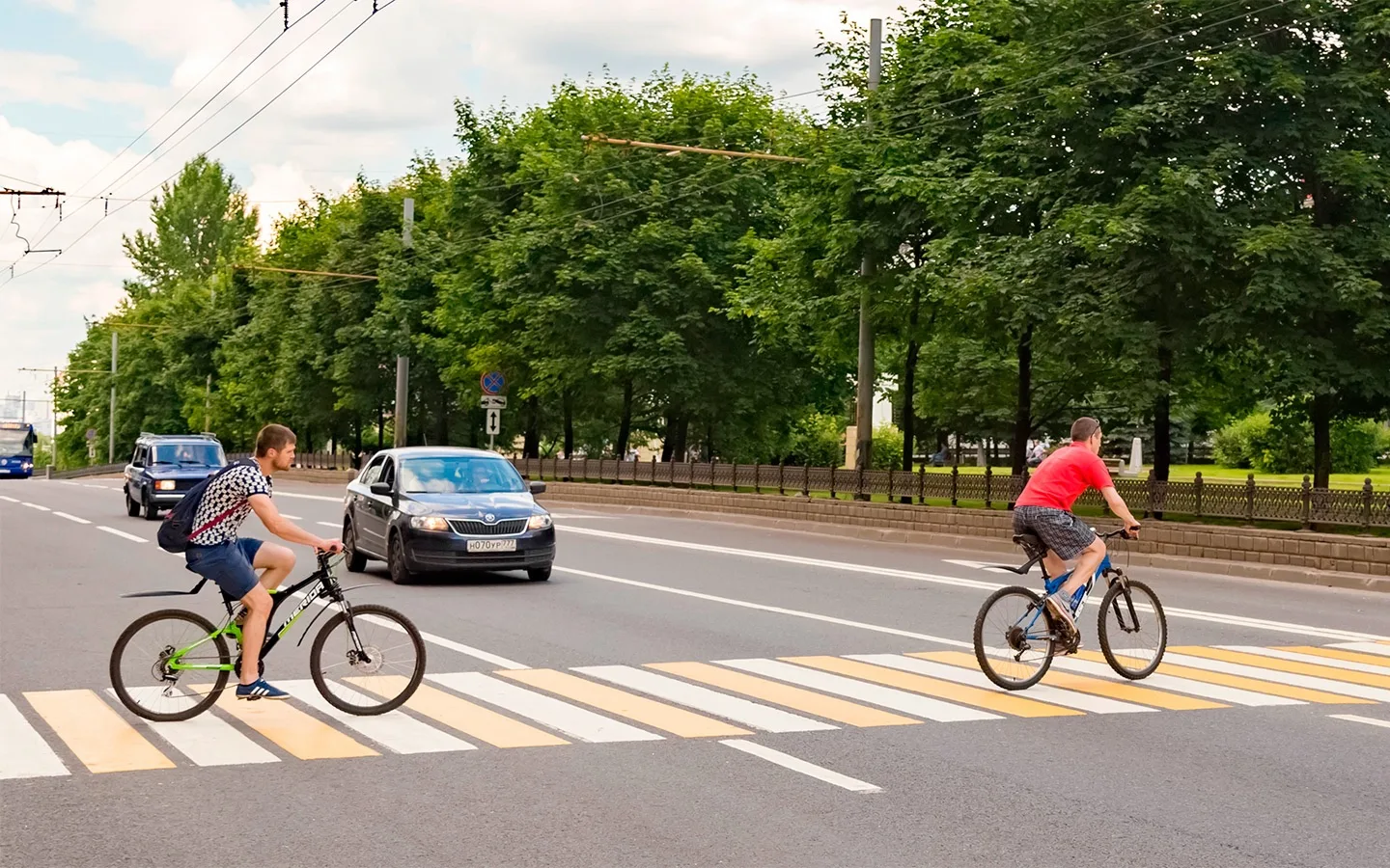 🚴‍♂️ Пешеходный переход: почему велосипедист обязан спешиться?