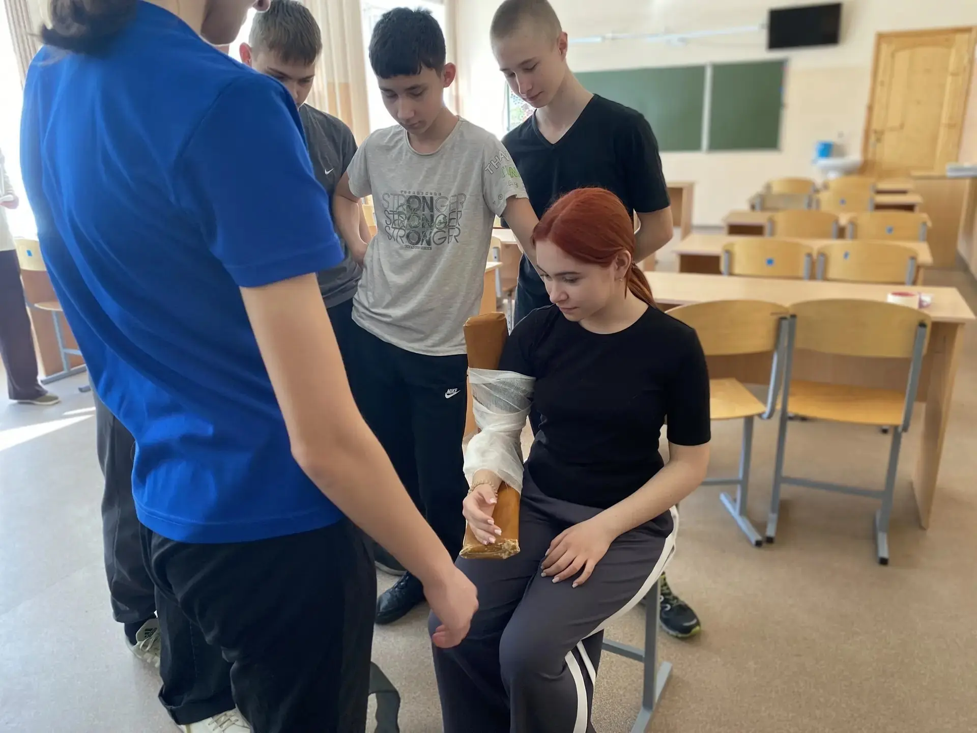 🔥 Во 2 корпусе для учащихся 8-х классов прошла военно-патриотическая игра «Зарница 2.0»  Ребята проя