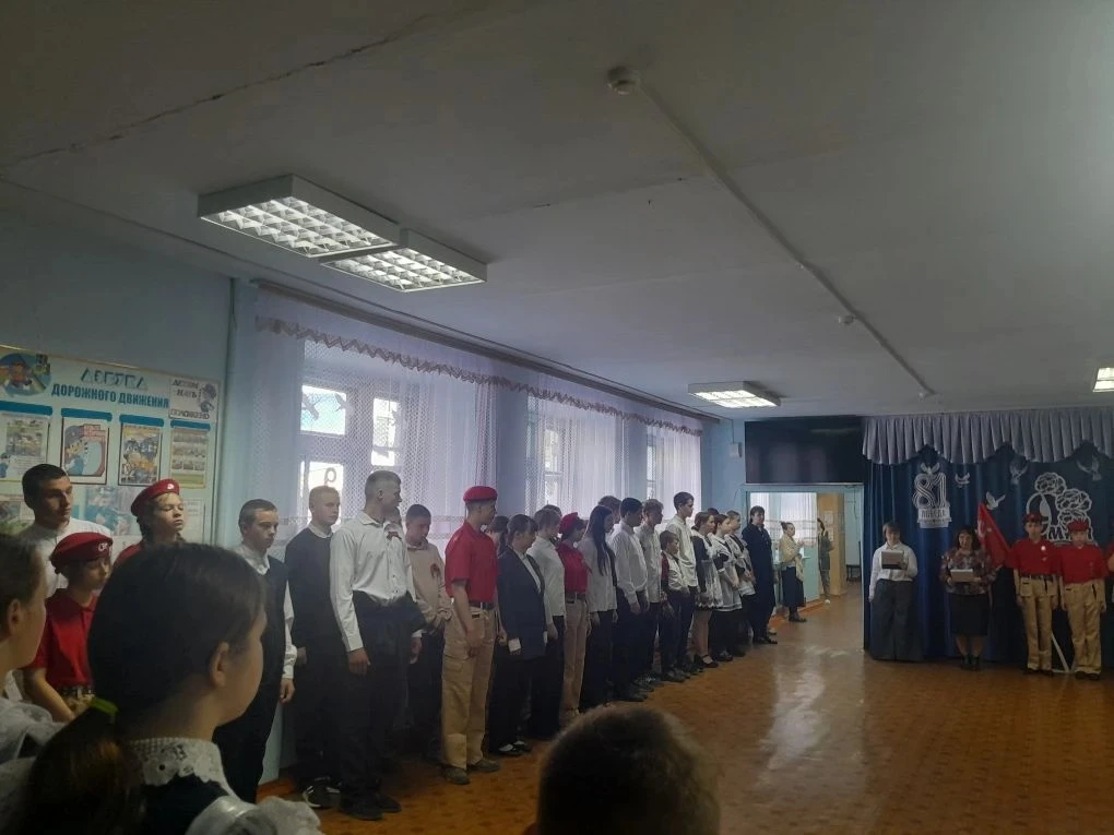 7 мая  в нашей школе прошла торжественная линейка, посвящённая старту патриотической ак...