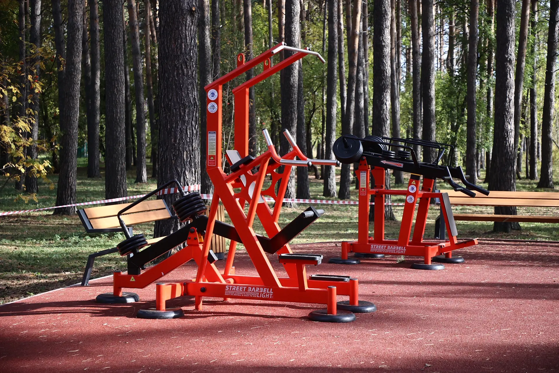 🏋️ Новую спортплощадку с силовыми тренажёрами открыли в Первомайском парке