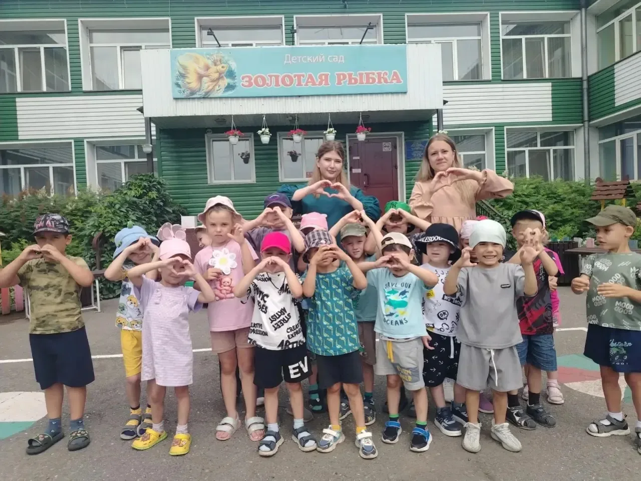 🌼✨ Праздник Дня Семьи, Любви и Верности в группах «Дельфинчики» и « Осьминожки» ✨🌼
Сегодня наши ма