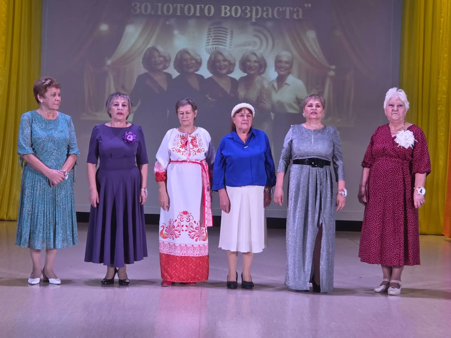 В завершение программы всех участниц поздравили с успешным прохождением всех конкурсных...