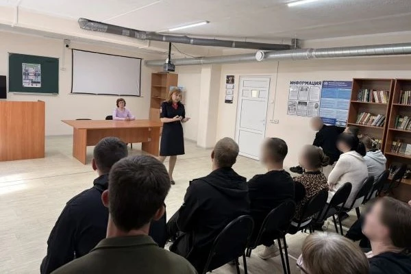 ИЦ-1 УФСИН России по Костромской области посетили сотрудник полиции и общественница