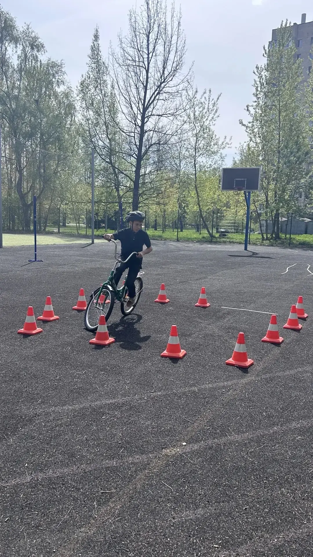 🚴‍♂️ 12 мая 2026 года на базе ДДТ Калининского района прошли захватывающие районные соревнования «Юн