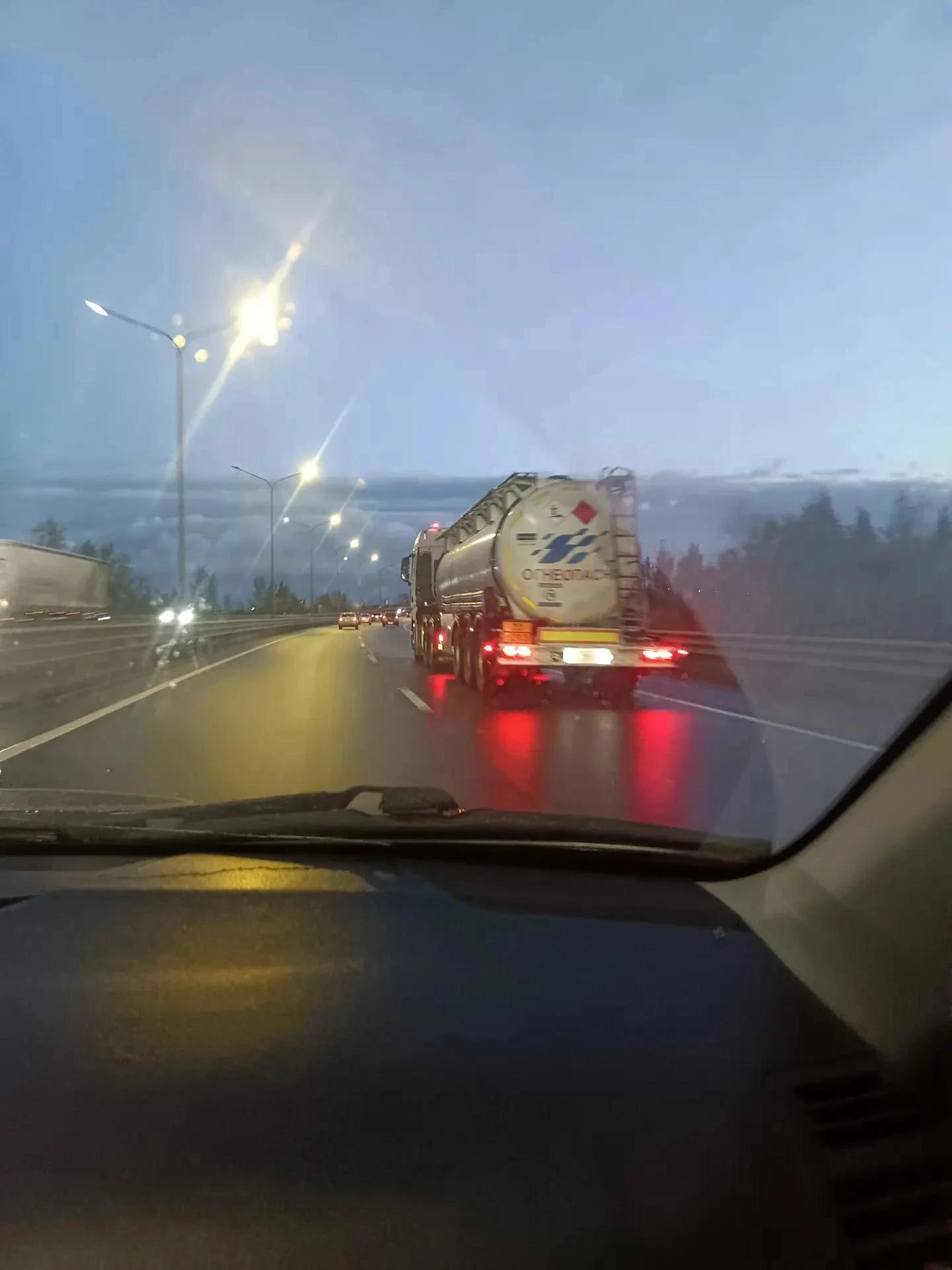 😆 Прааааздник к нааам приходит!