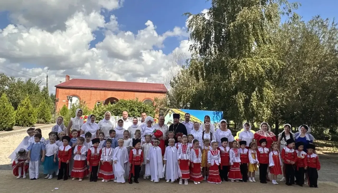 Сегодня на территории Храма Трех Святителей состоялся  праздник Преображения Господня, ...