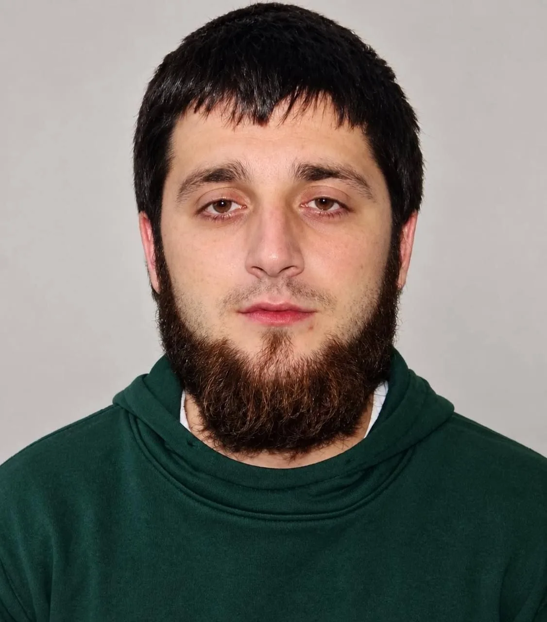 В Семендере 26-летний местный житель избил своего 38-летнего знакомого и потребовал пер...