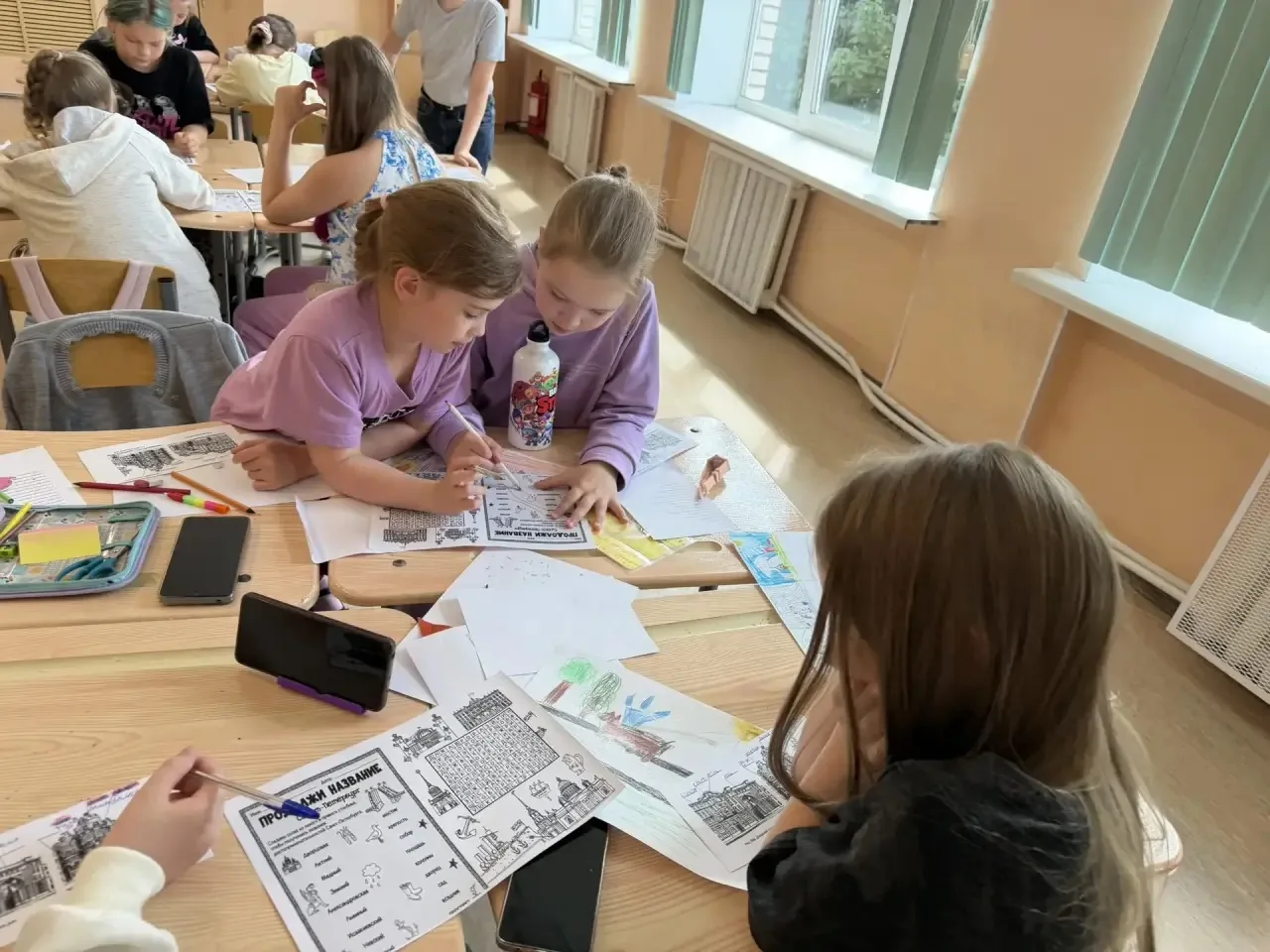 🩵Лагерь «Маяк»🩵

🇷🇺 Сегодняшнее утро в лагере началось с поднятия флага, исполнения гимна и бодр