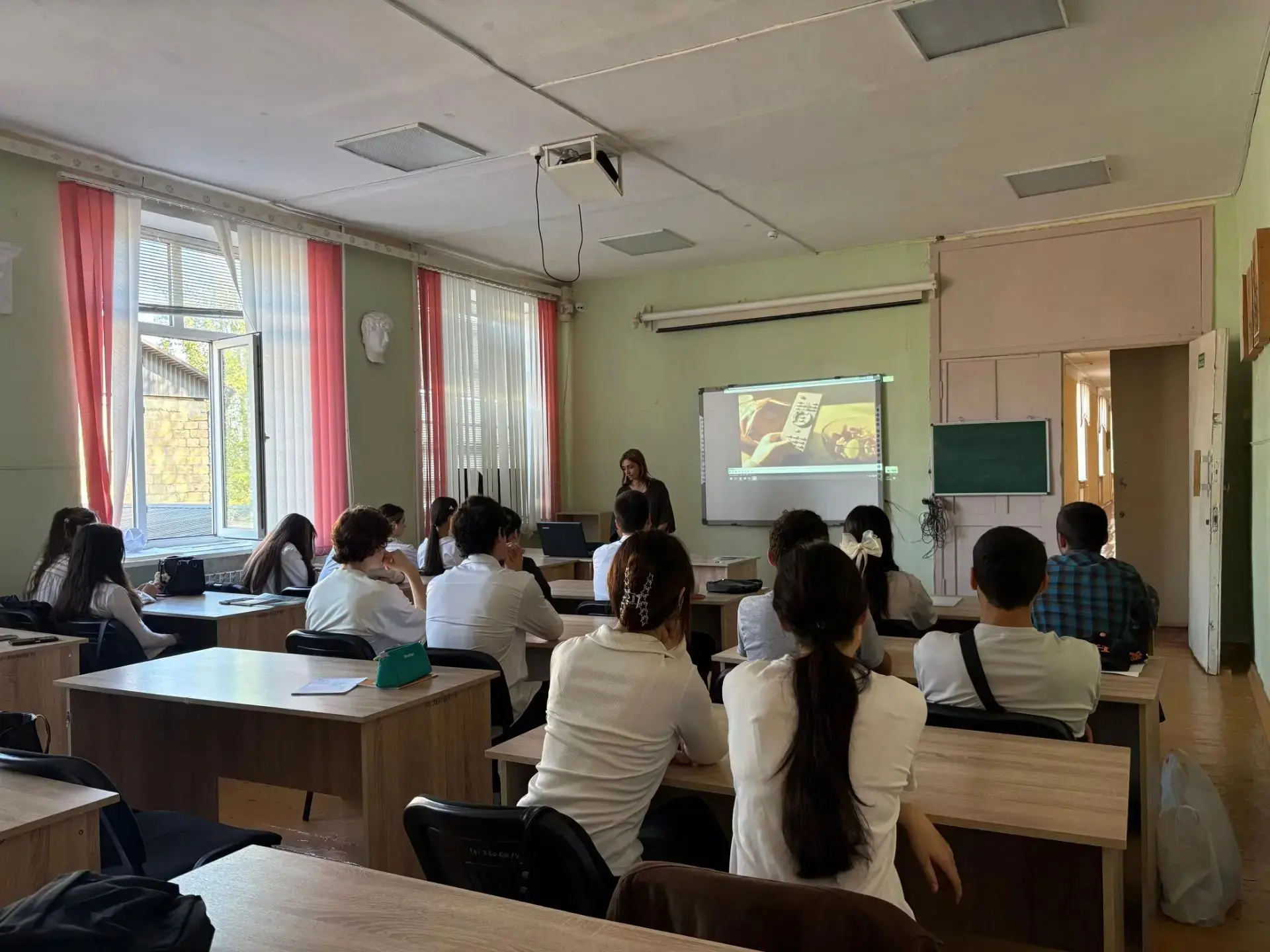 14 сентября на 1 "Г" курсе был проведен урок Разговор о важном на тему: "Рихард Зорге".