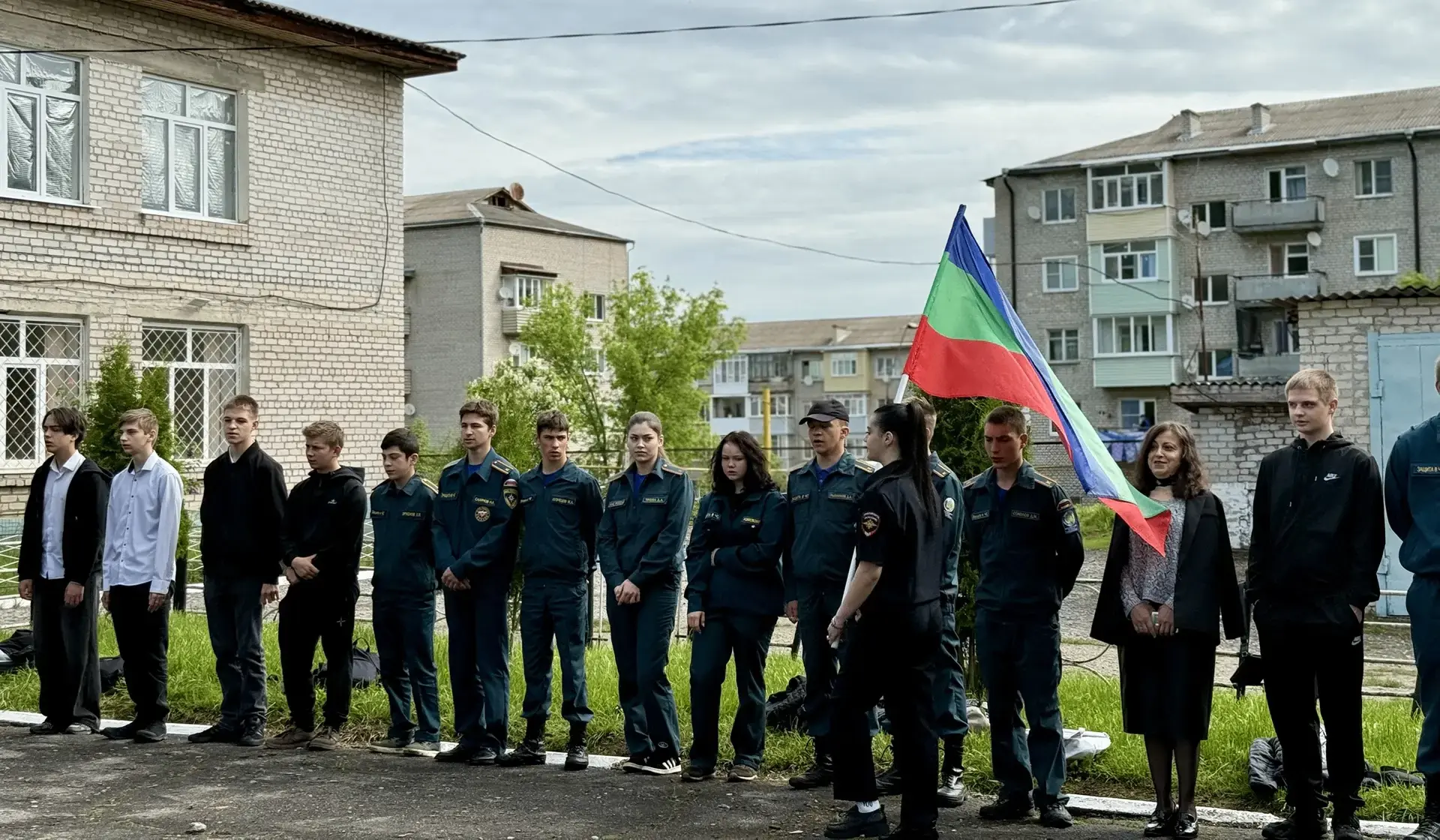 🔔Линейка в честь начала последней недели мая прошла 25.05.2026 г. в Медногорском филиале КЧР ГБПОО М