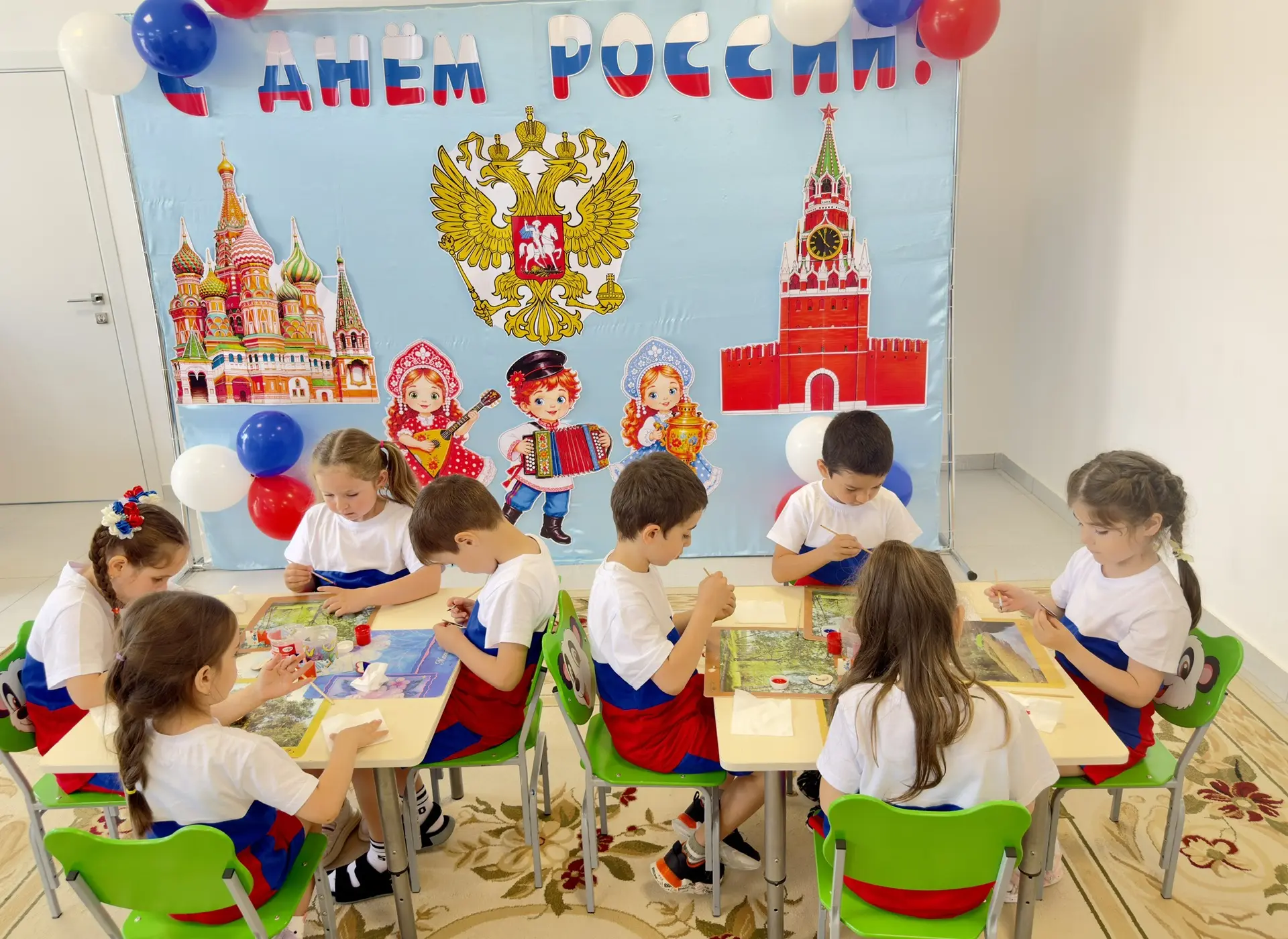 🇷🇺 В рамках подготовки к празднованию Дня России, воспитателем Д. М. Узденовой было проведено откр