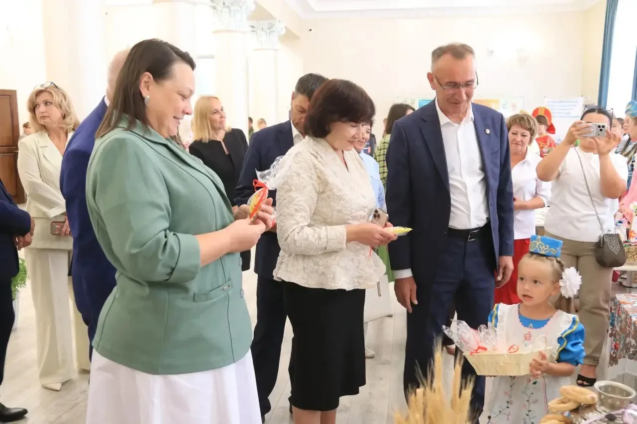 Традиционно перед началом нового учебного года проводится августовский педагогический с...