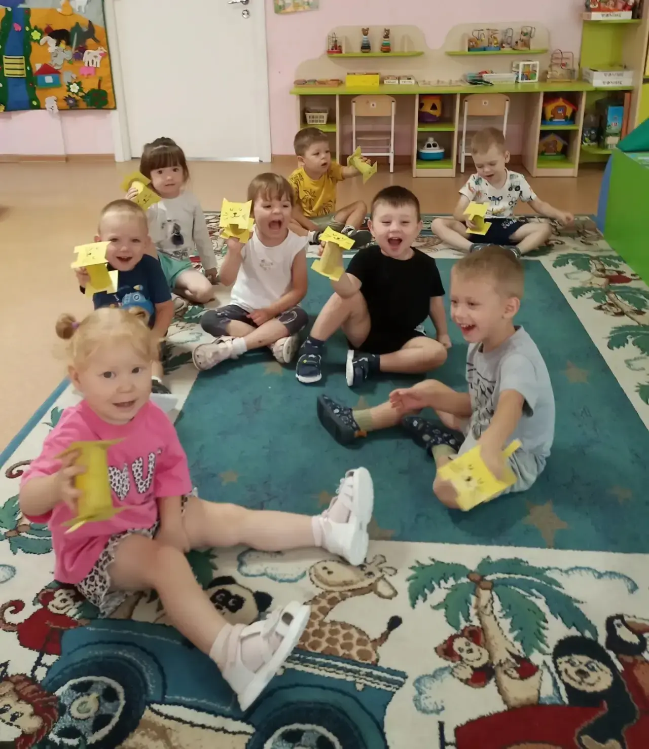 ✨ Сегодня мы открыли нашу волшебную мастерскую! ✨

Оказывается, даже из самой обычной картонной втул