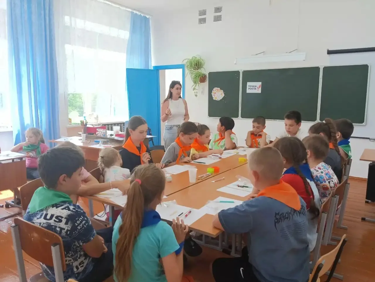 🌿 Юные исследователи природы: медальоны из глины в Лобинской школе! 🌿

В Лобинской школе в рамках 
