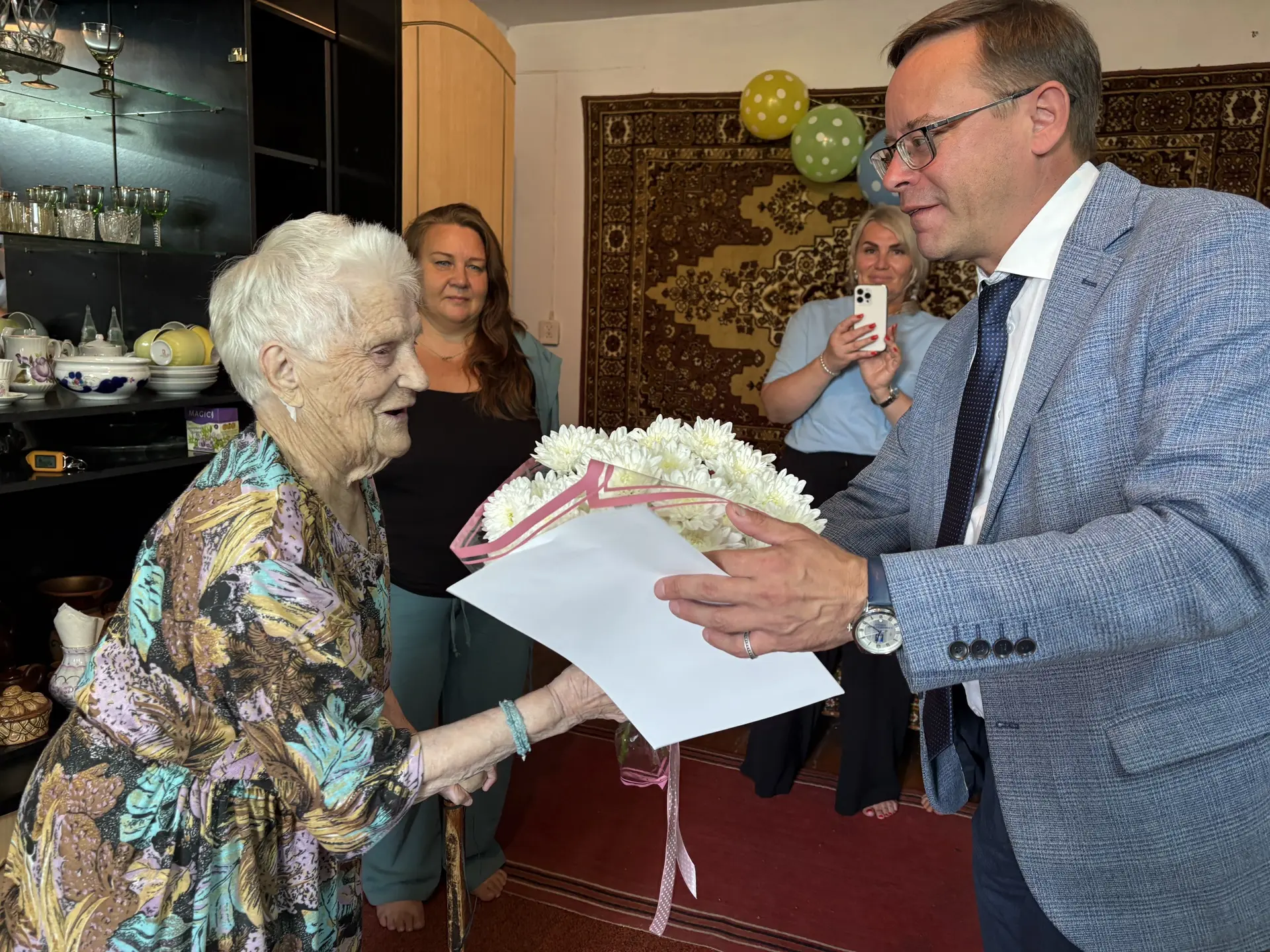 🌸 Сегодня поздравил со 100-летним юбилеем Анну Григорьевну Чернавину!