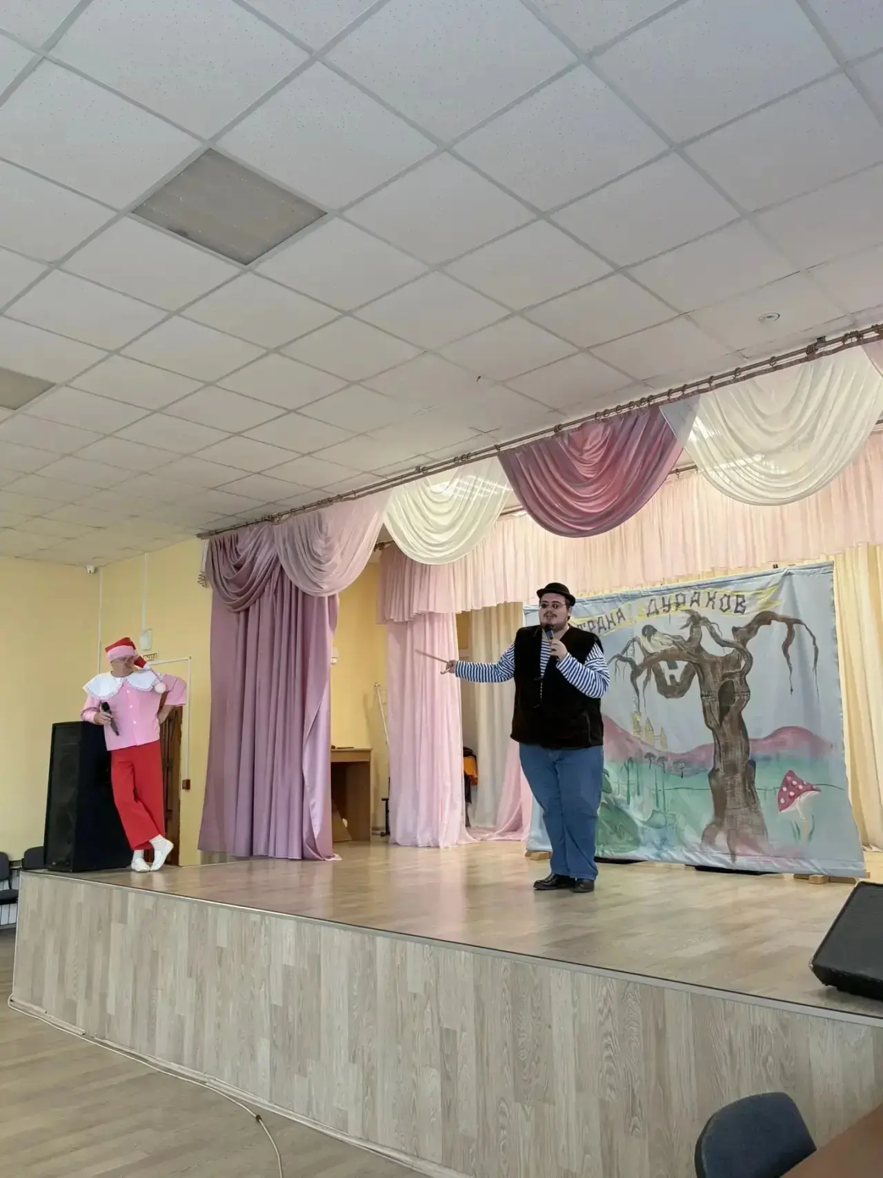 «Синяя птица» принимает гостей!

🔑 🤥 Артисты ТОГАУК «Тамбовконцерт» показали в лагере спектакль «З