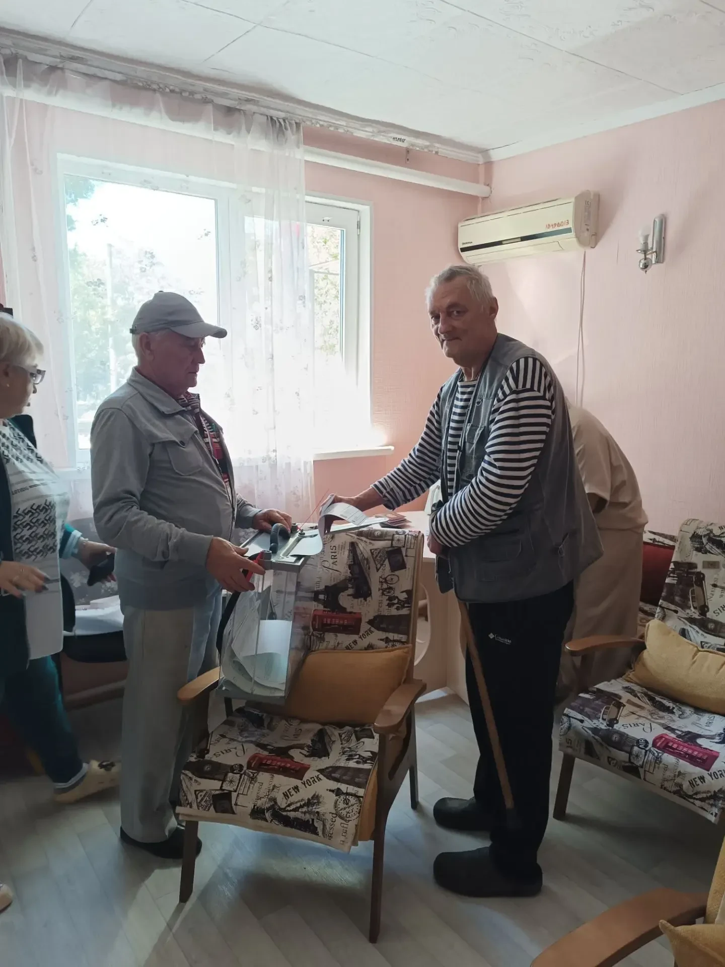 Изображение 2 к публикации «ГБУСО КЦСОН Новоазовского района»