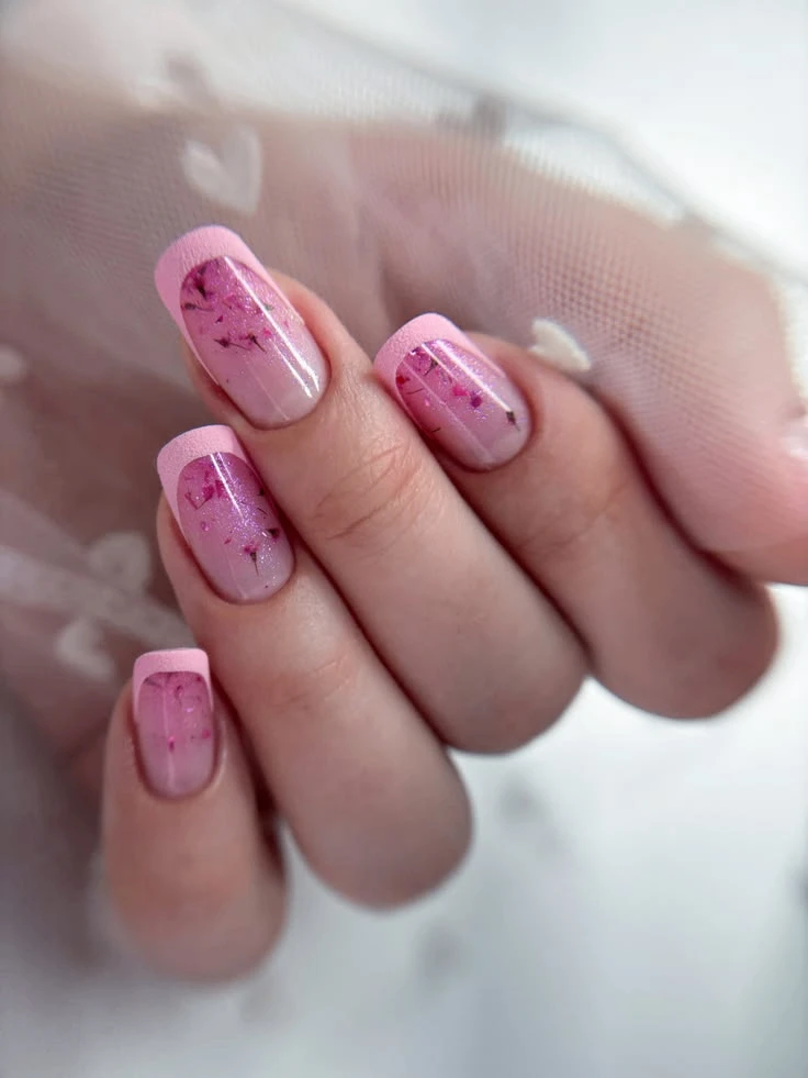 Первый по ногтям 🌸