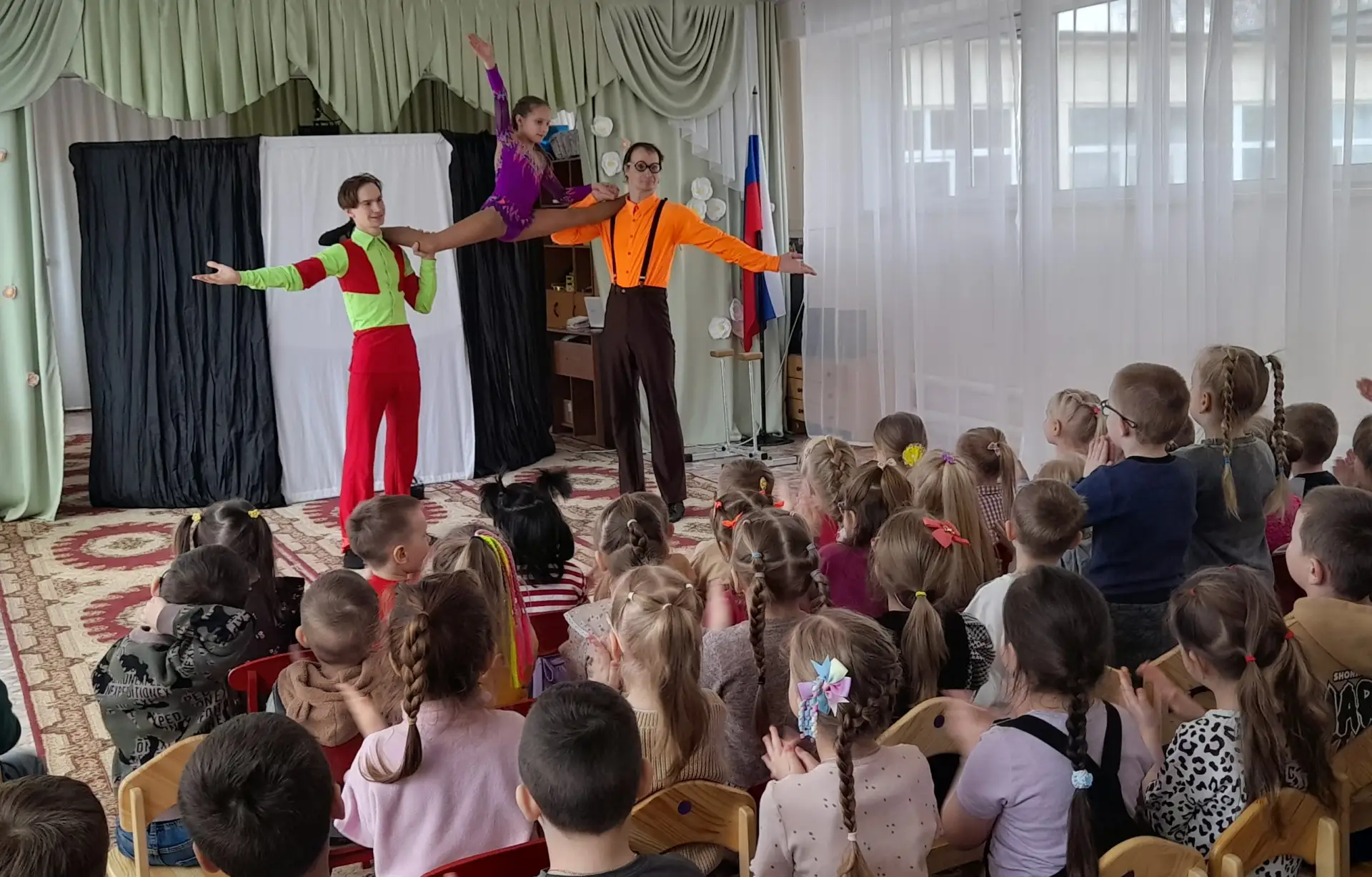 Театрально-цирковое представление «Космическое путешествие»