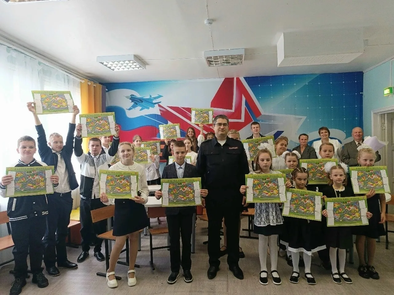 🔔Западнодвинские автоинспекторы поздравили первоклассников с Днем знаний