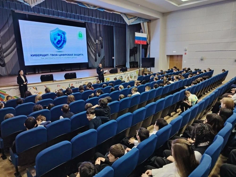 🚨 Будьте бдительны: как не стать жертвой мошенников? 🚨  В связи с ростом числа мошеннических действи