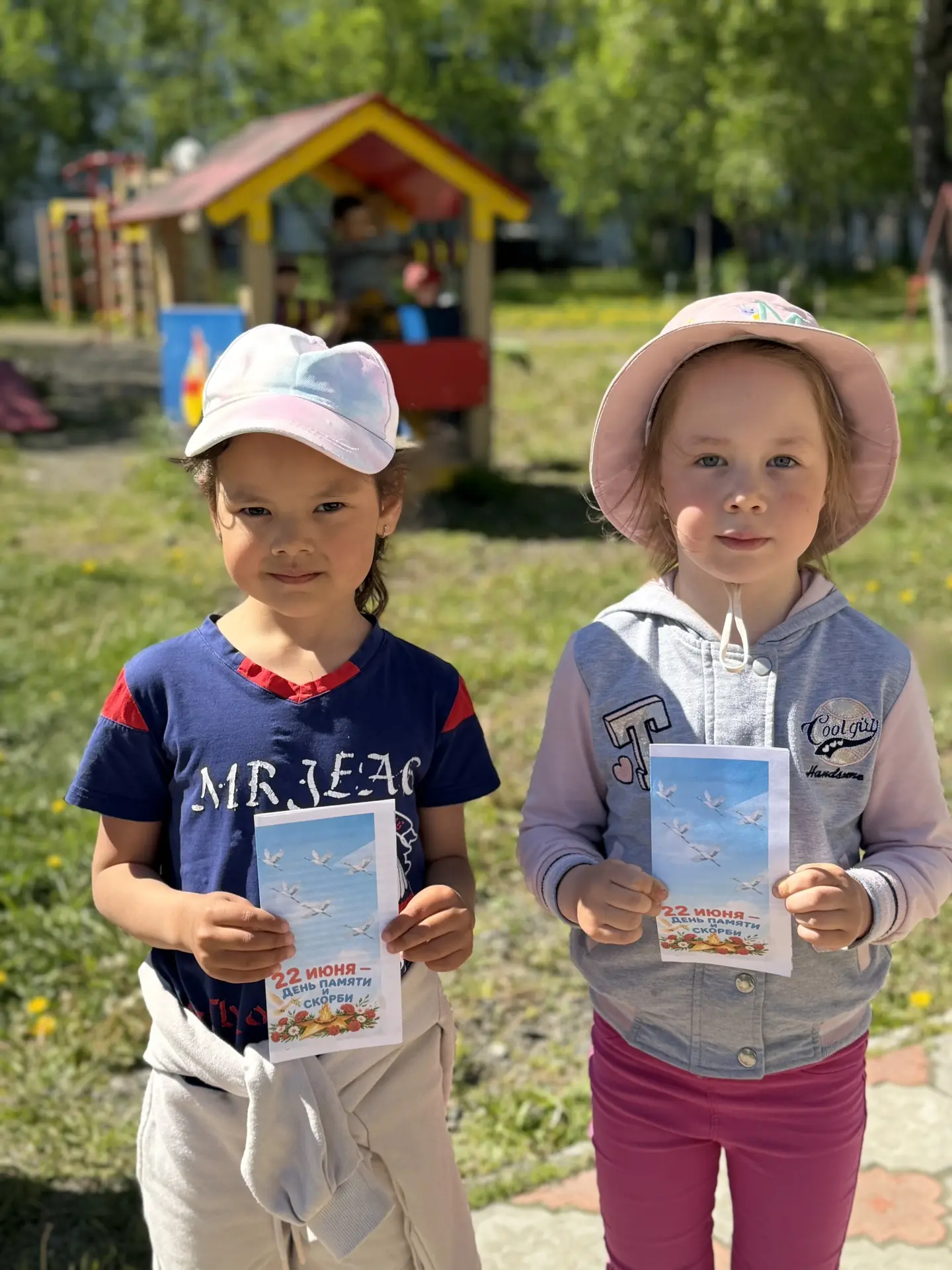 🕊️ Мы помним — мы гордимся: акция в День памяти и скорби 🌹