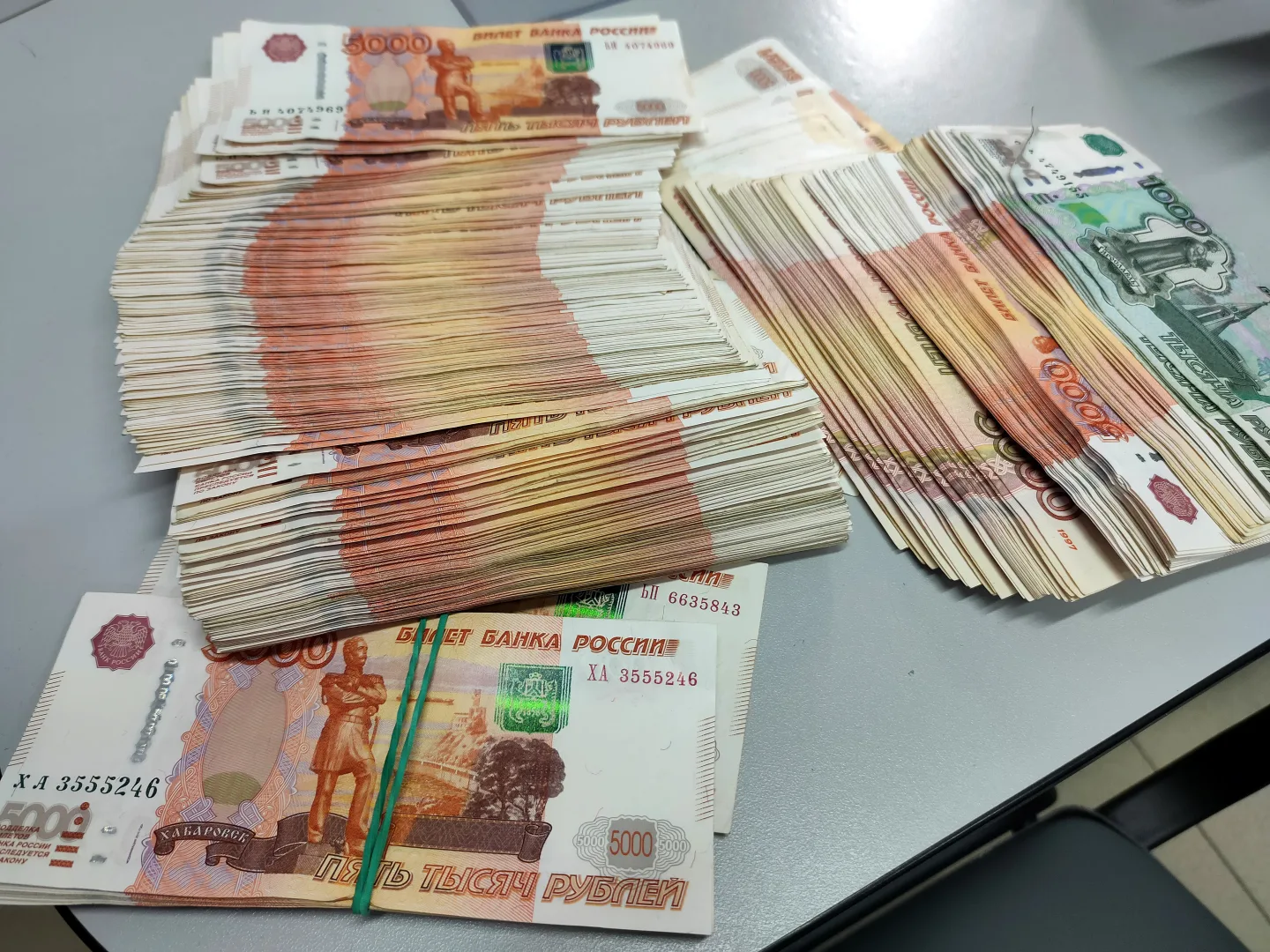 Бывший министр улетел в Дубай вместе с «Finiko»