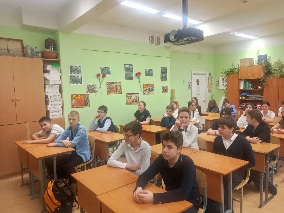#КЛАССный_урок_79школа  13 мая обучающиеся 6 "В" класса познакомились с профессией актера. В гости к