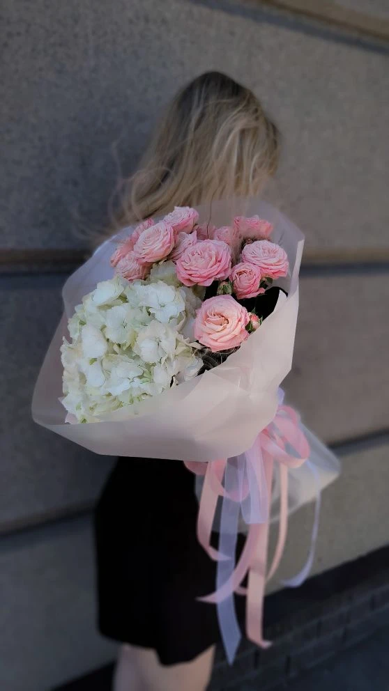 Не просто букет, а целый океан эмоций в каждой лепестке! 💐