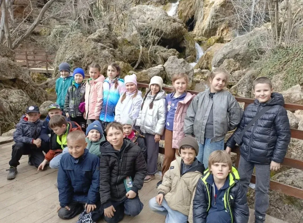 🚌 В рамках весенней пришкольной площадки юные исследователи из 2-А, 2-Б, 2-В, 2-Г классов отправилис
