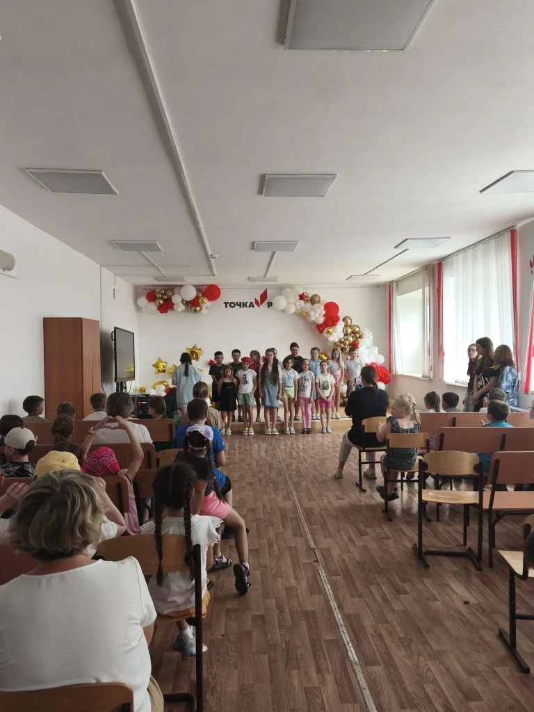 🇷🇺11 июня в нашем школьном лагере царила по-настоящему праздничная атмосфера, ведь мы отмечали Ден