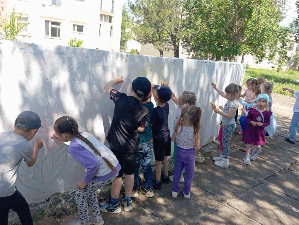 Творческое занятие по рисованию на асфальте «Моя мечта»