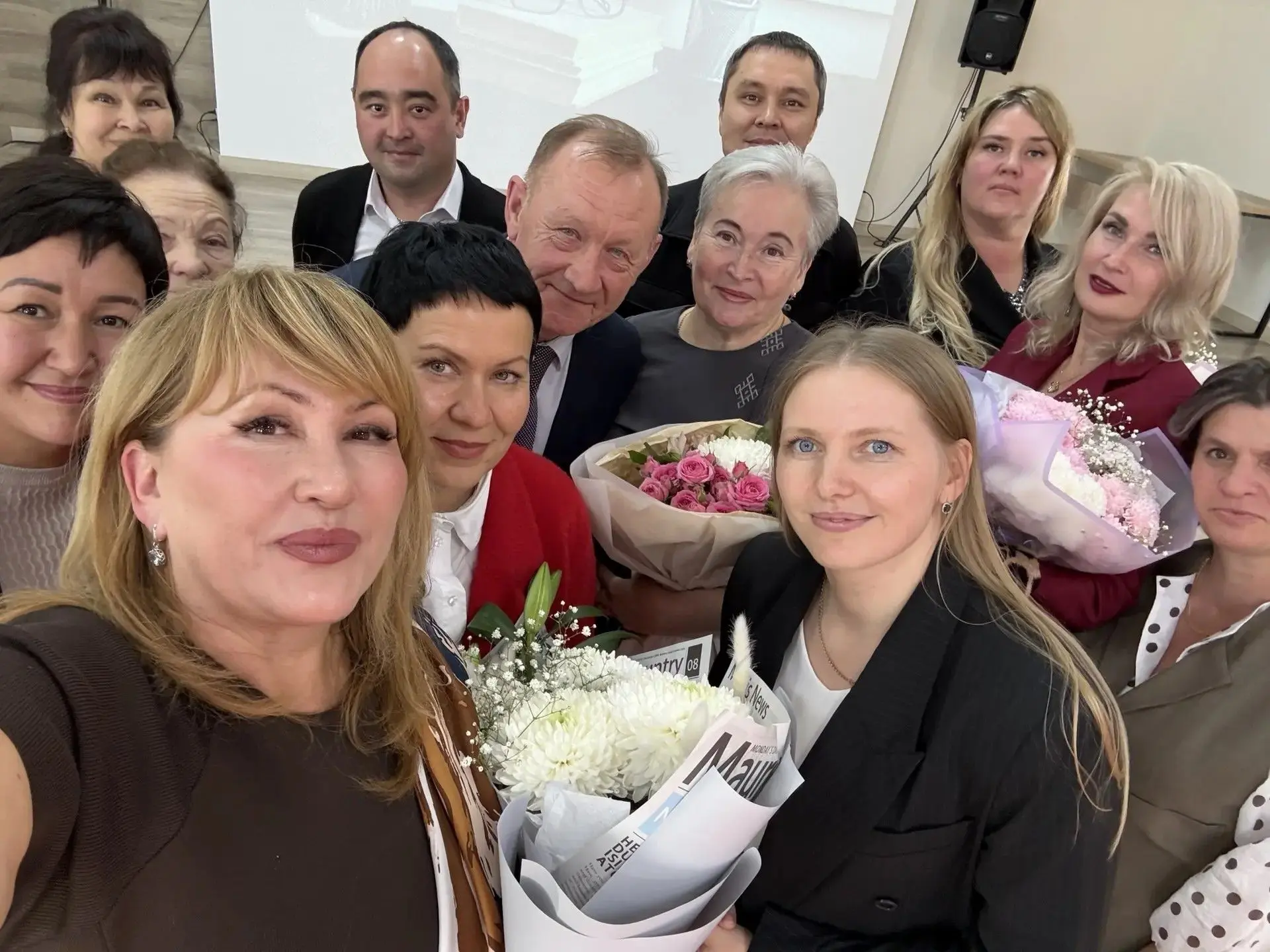 Поздравила коллег из Мелеузовского многопрофильного профессионального колледжа во главе...