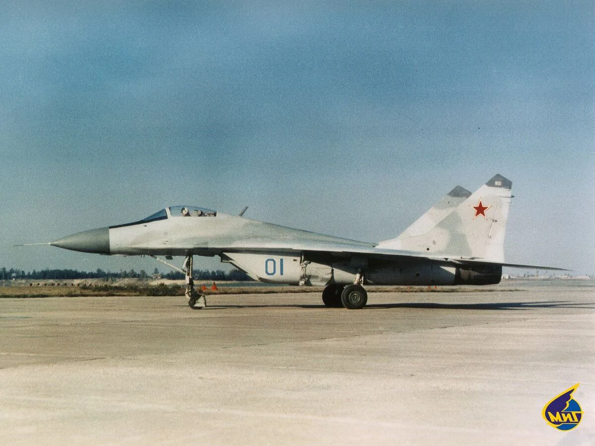 🫡 6 октября 1977 года лётчик-испытатель Александр Федотов впервые поднял в воздух опыт...