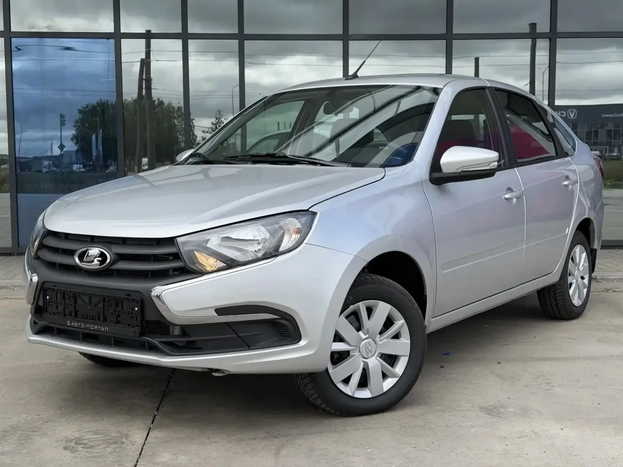LADA Granta 1.6 MT (90 л.с.), 2026 г.в.