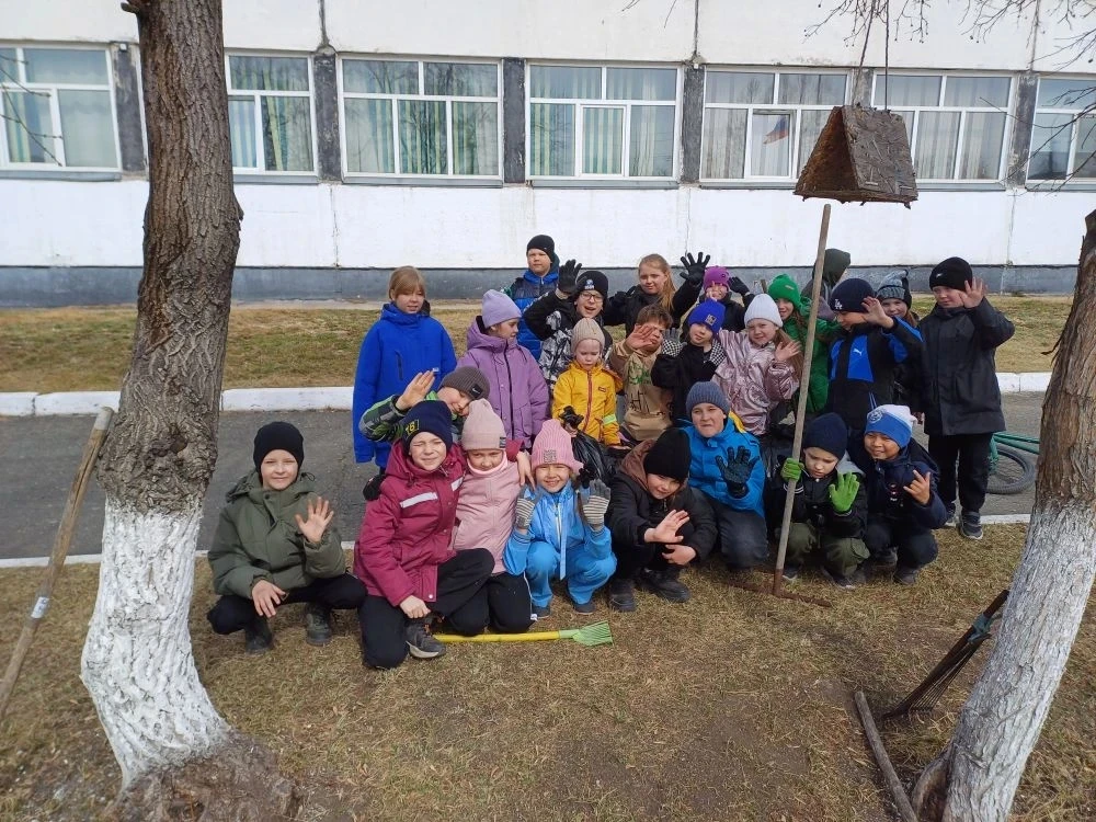 🌱 В рамках "Дня Эколят"  для Орлят России в нашей школе был организован субботник🍀  Ребята дружно на