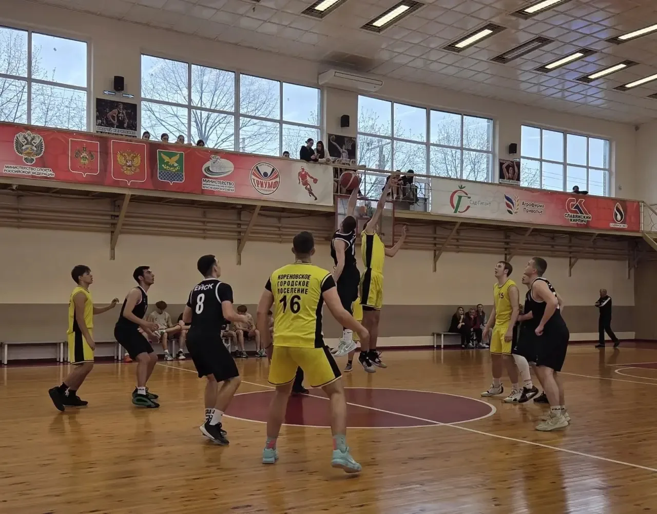 🏀 Баскетбольный драйв: наши парни в деле!  7 апреля в Славянске‑на‑Кубани прошёл полуфинал по баскет