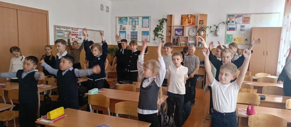 Наши волонтёры продолжают пропаганду здорового образа жизни: и не только среди обучающихся, но и сре