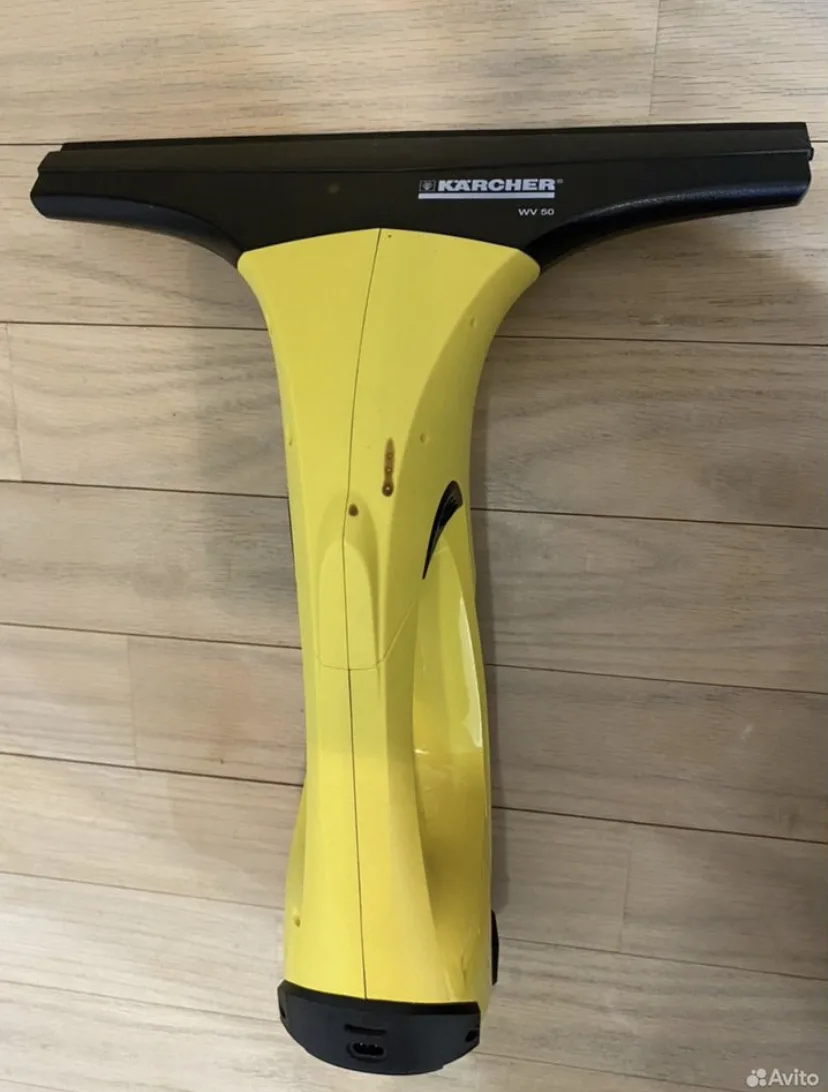 Стеклоочиститель Karcher wv 50 plus. В хорошем состоянии, пользовались редко. В наличии...