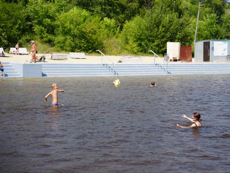 🏖️ Отремонтированный бассейн на Центральном пляже наполнили водой.