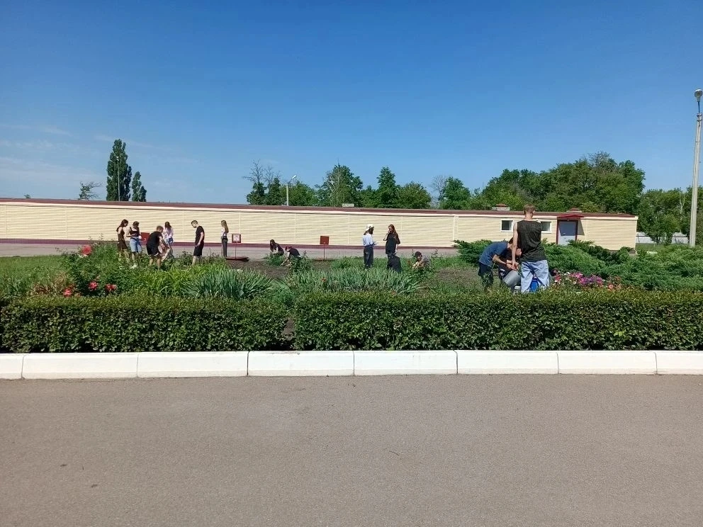 Делу время, а потехе час!
⁣
Прививать любовь к созиданию и труду важно с самого детства. Именно поэт
