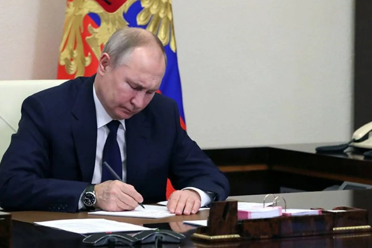 ❗️ Владимир Путин утвердил закон, значительно увеличивающий государственные пошлины для...