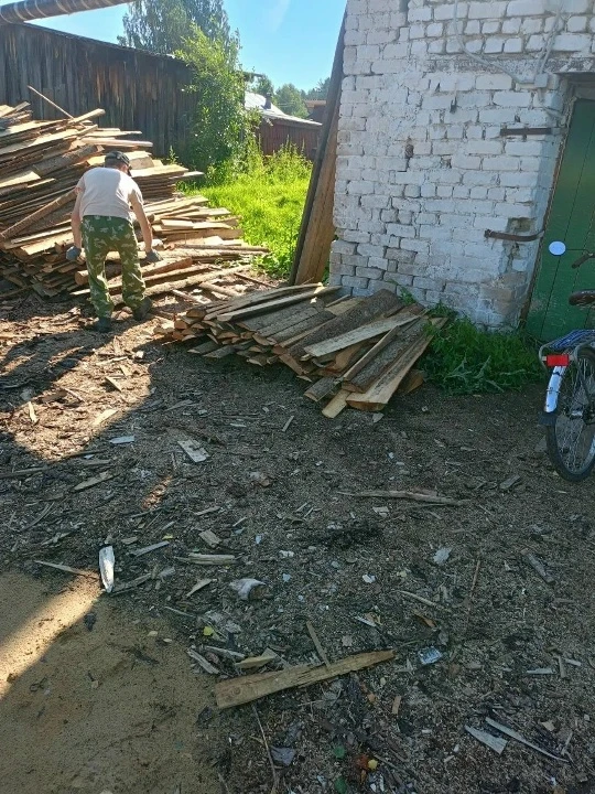 Распиловка горбыля,котельная детского сада. Подготовка к новому отопительному сезону 20...