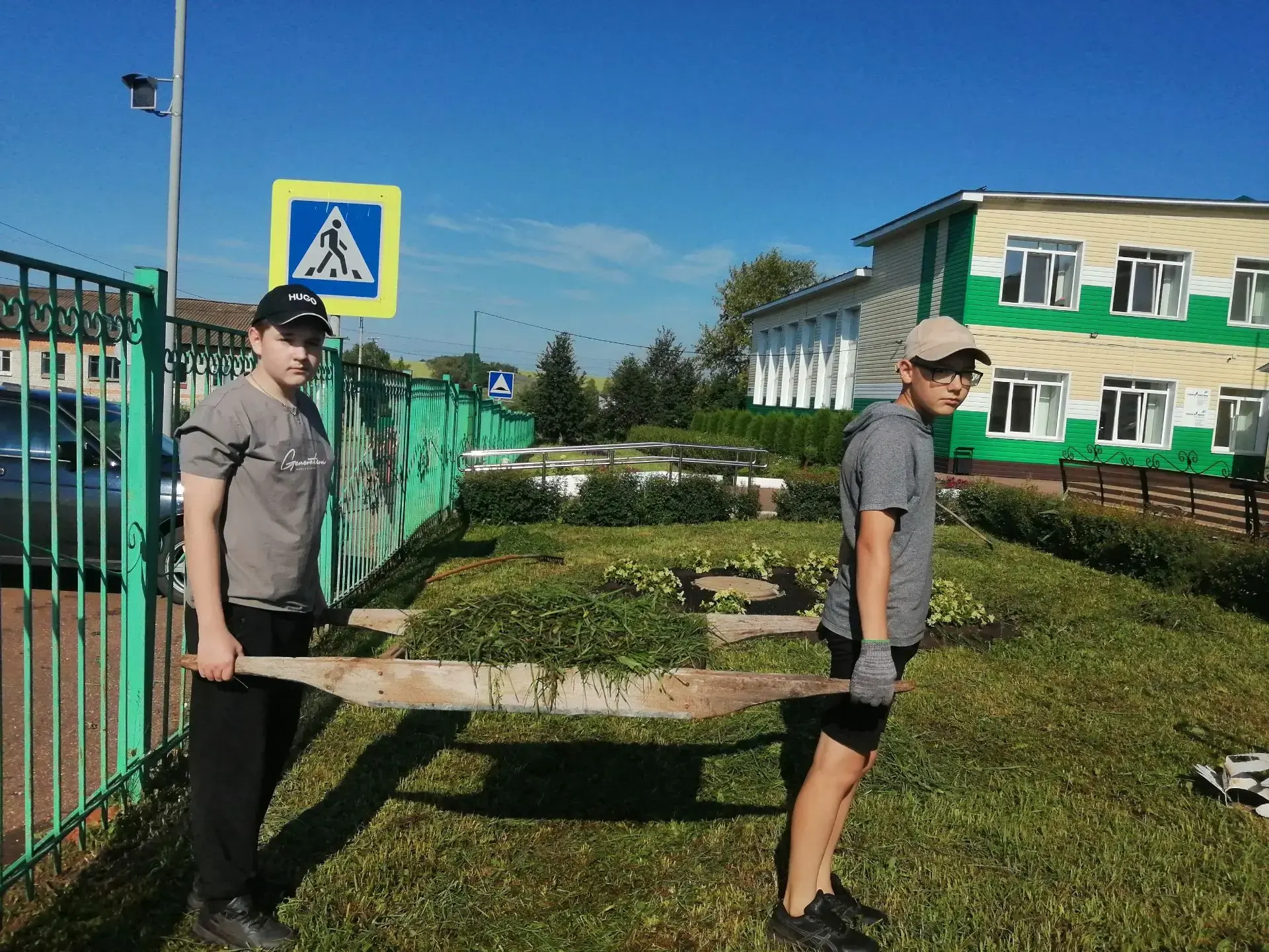 💥Для школьников лето — это не только пора отдыха, но и время работы на пришкольном участке.

💥На э