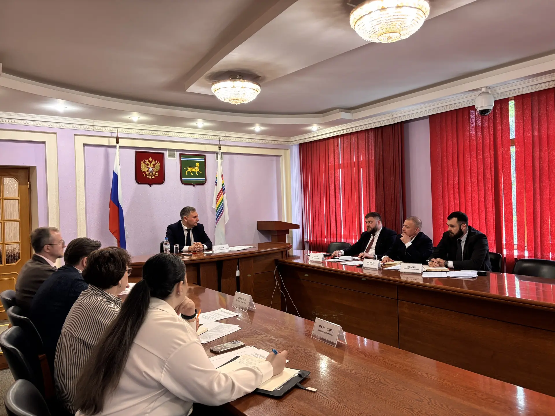 Принял участие в совещании по вопросам реализации ряда перспективных инвестиционных проектов, разраб