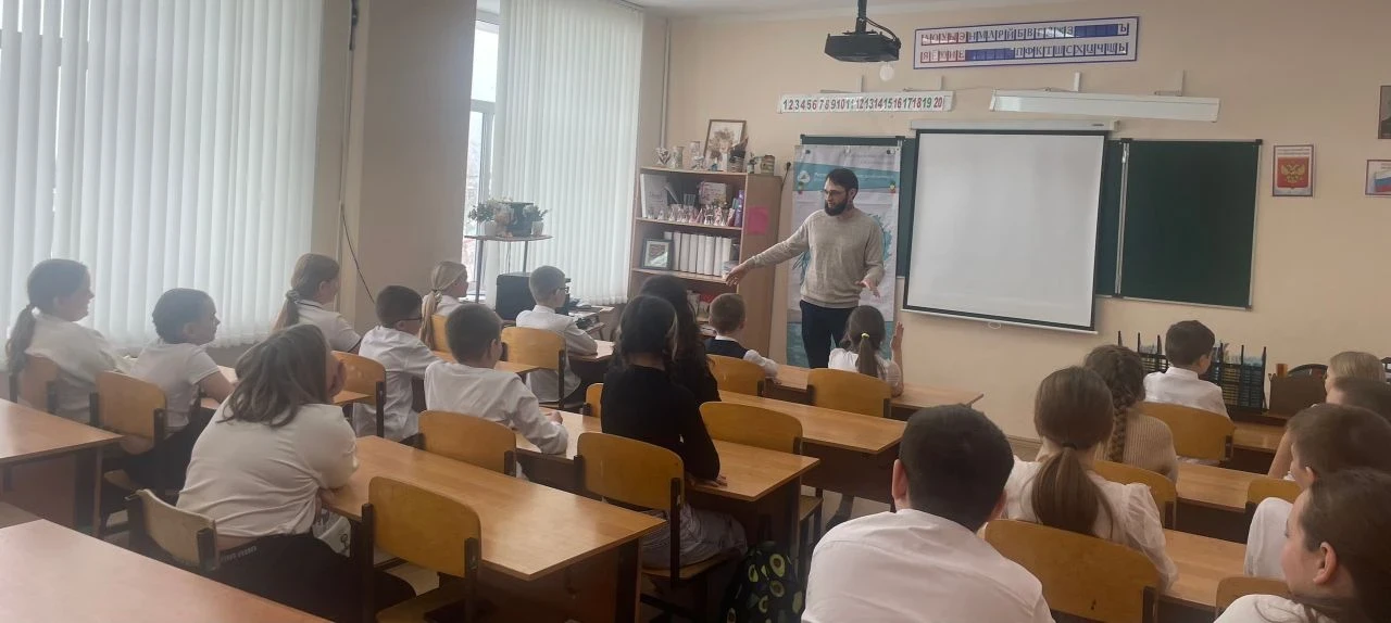 Родительская общественность. Школа – это движущая сила, которая состоит из трёх компонентов: обучающ