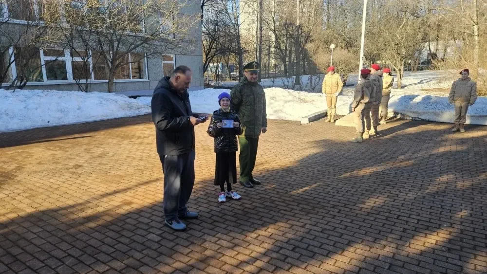 ✨ПОДНЯТИЕ ФЛАГА    🇷🇺Новая учебная неделя началась с традиционной церемонии поднятия флага Российско