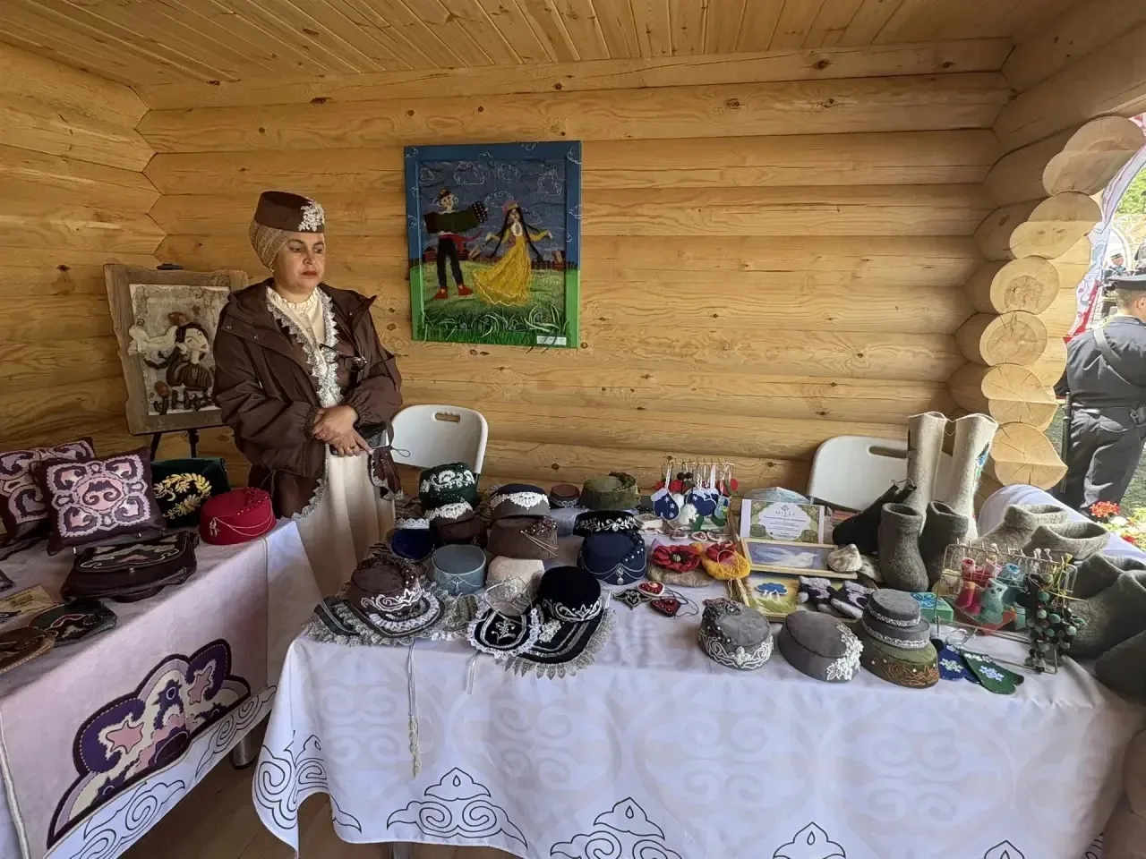 Пенза өлкәсендә узучы Бөтенроссия авыл Сабан туенда Кукмара утары.