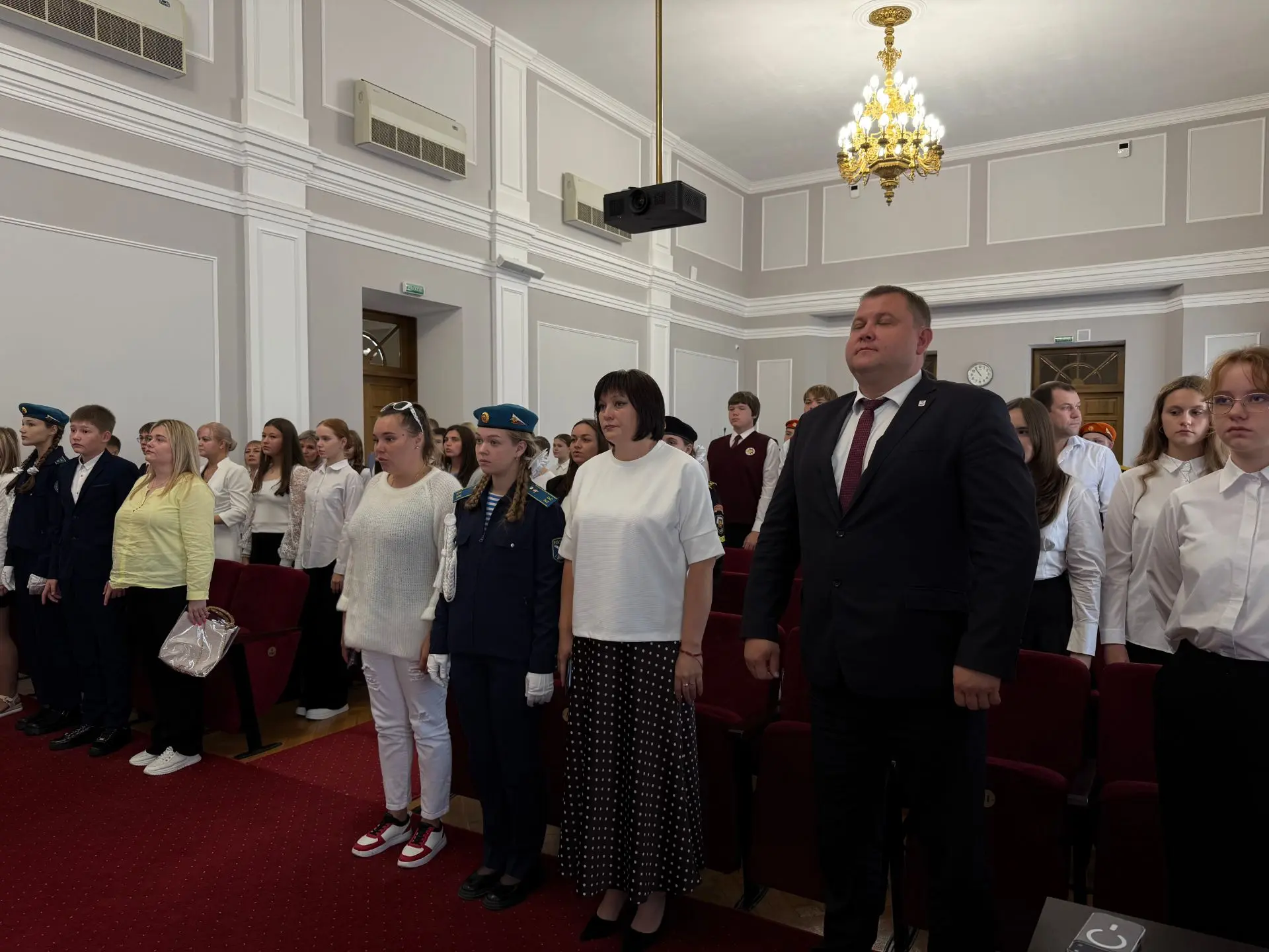 Торжественный момент: наши лицеисты получили свой главный документ! 🇷🇺